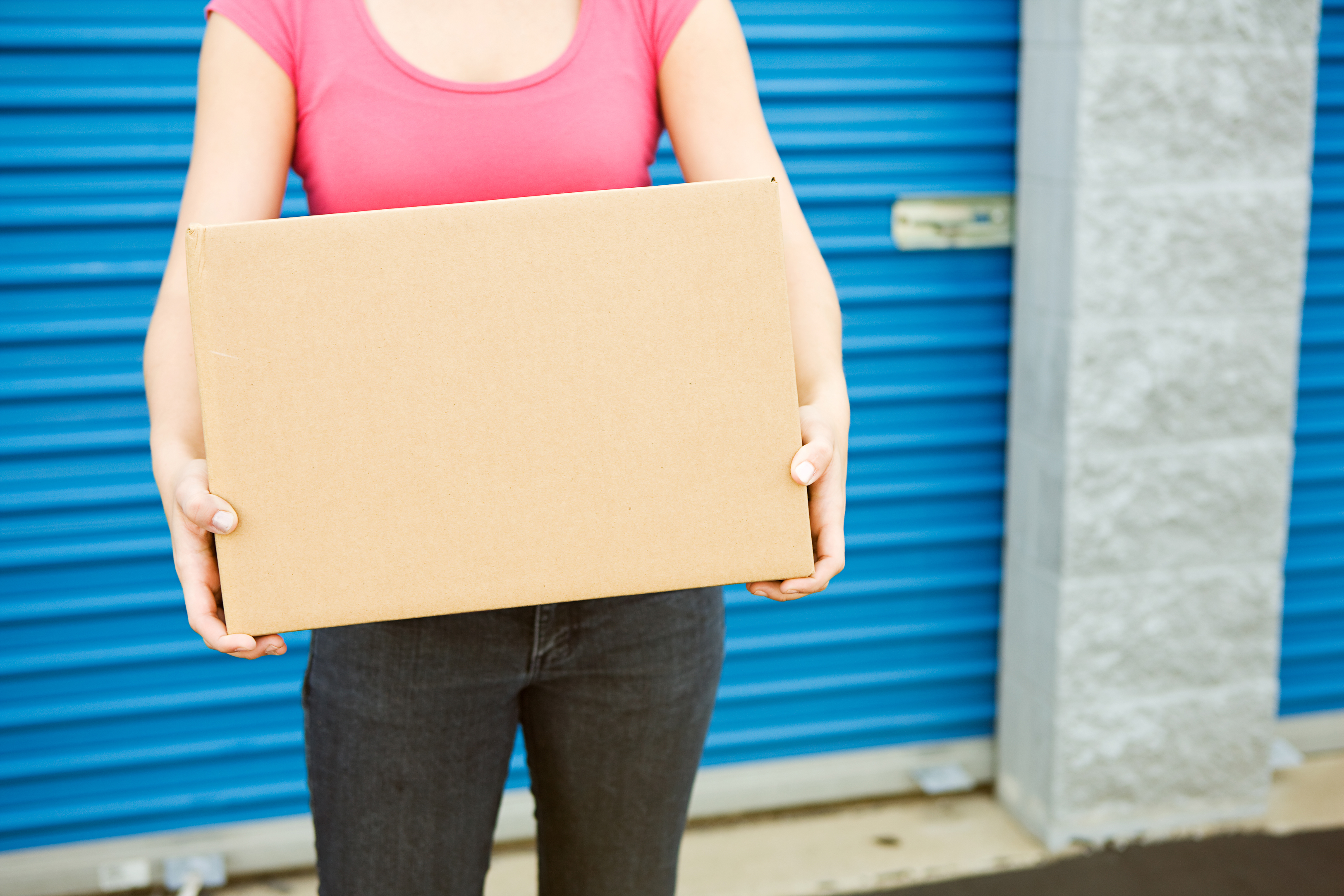 Closed storage. Человек с коробками. Holding Box. Коробки стоят на улице фото. Girl with Box.